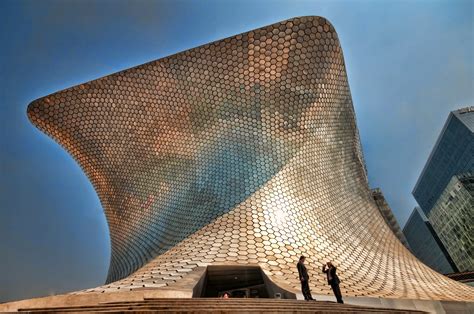 Museo Soumaya Festivaalin taidokkaat näyttelyt ja kansainvälinen kiinnostus