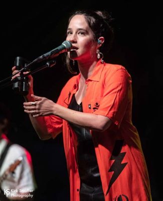 Bogotán Jazz Festivalin Melodiat Kuin Maailmankaikkeuden Tähtiä - Ximena Sariñana ja Kolumbian Musiikillinen Uudestisyntyminen